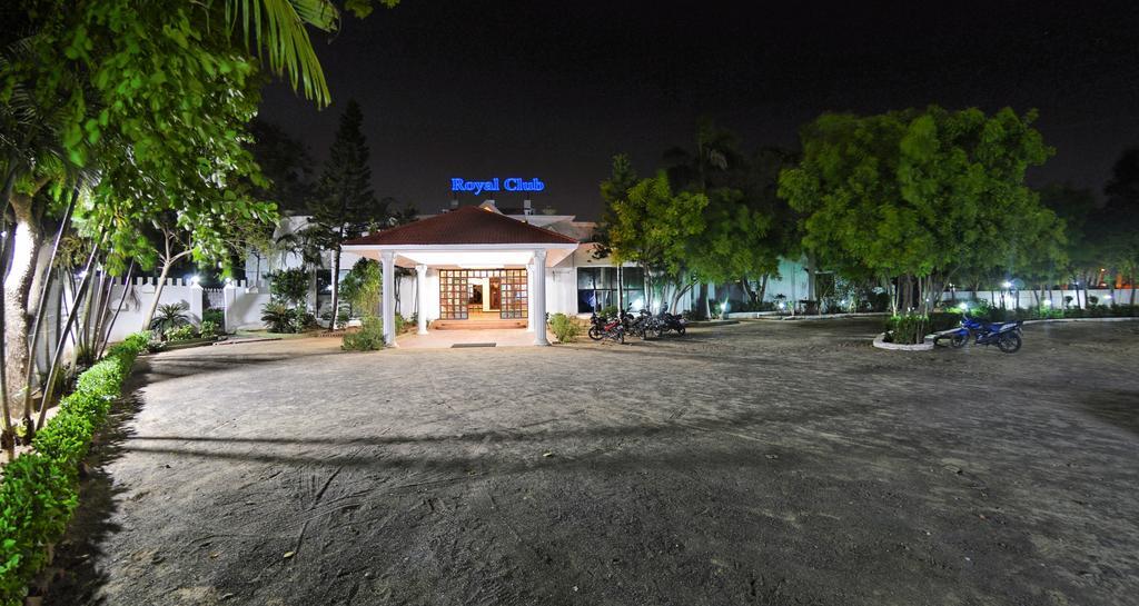 Royal Club Hotel Chennai Exterior photo